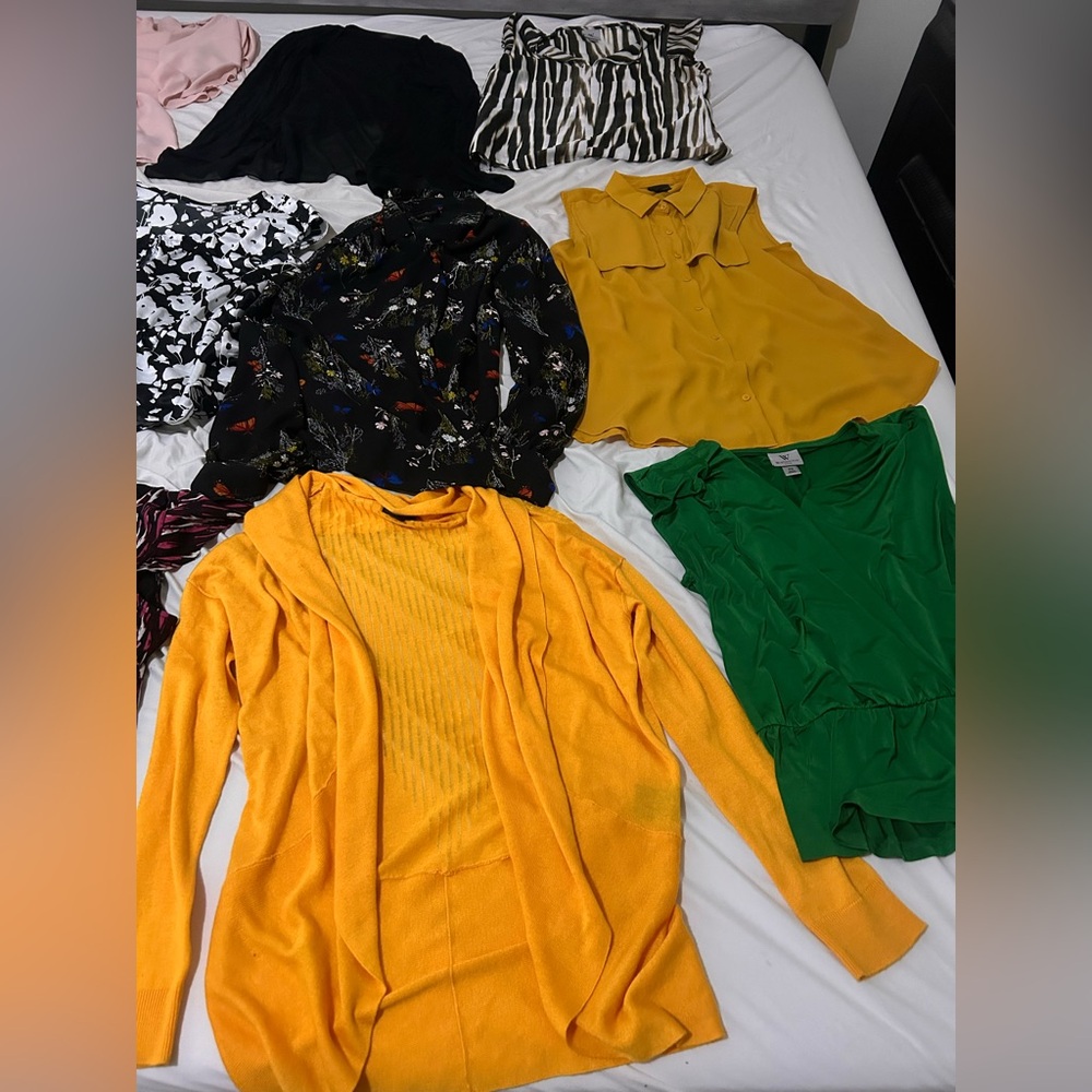 Worthington Clothing Bundle Womens Lot 12 Pieces Tops Pants Blouse Cardigan Vest - Picture 3 of 5